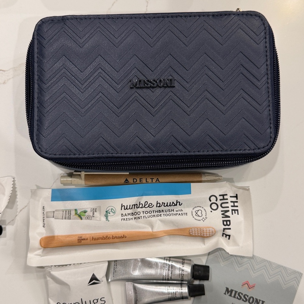 NWT, set of 2 Missoni for Delta Navy Travel Kit with Grown Alchemist products - Picture 2 of 5